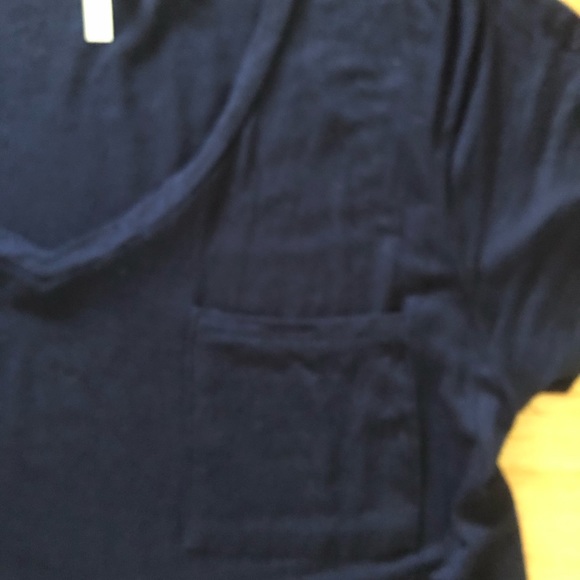 Navy V Neck T-shirt Active USA - Picture 3 of 4